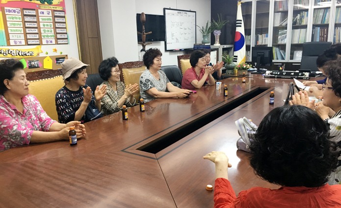 동작신협 자원봉사회 월례 모임.jpg