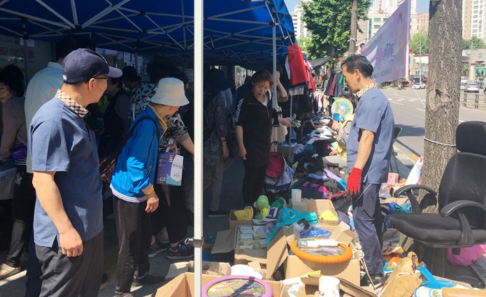 불우이웃돕기 바자회3.jpg